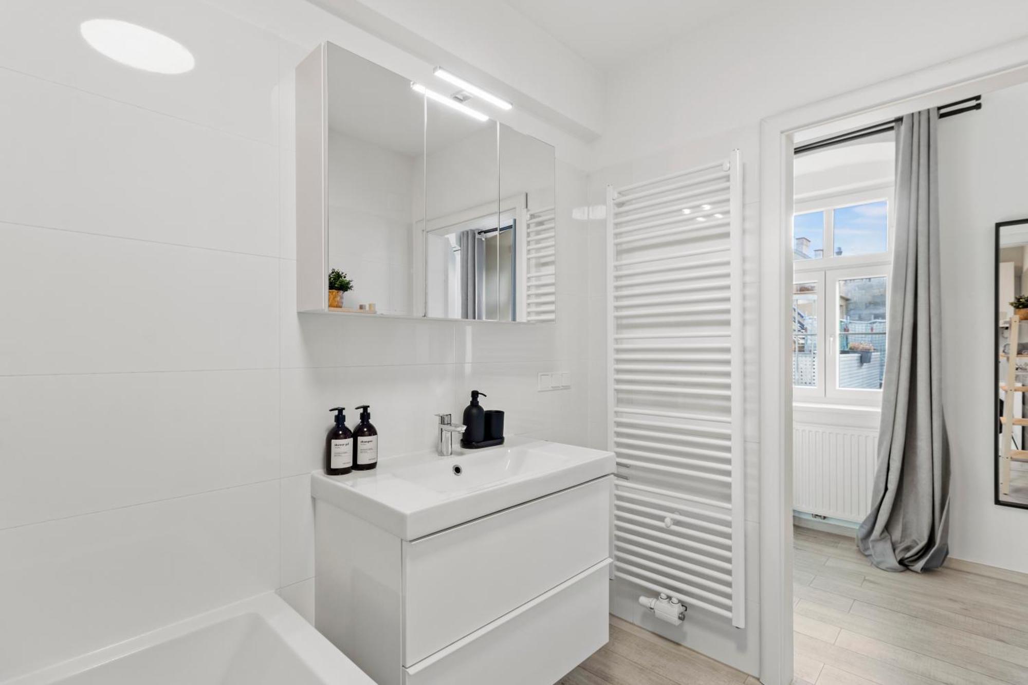 Terrace - 75 M² - Near Wiener Stadthalle المظهر الخارجي الصورة