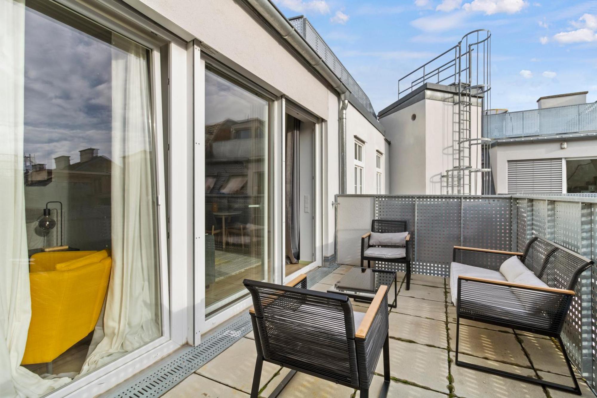 Terrace - 75 M² - Near Wiener Stadthalle المظهر الخارجي الصورة